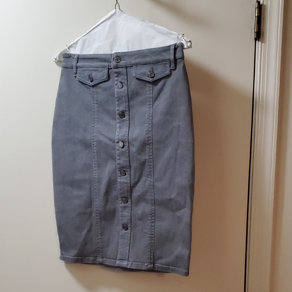 Banana Republic Gray Denim Size 0 Button-Front Pencil Skirt 23" L